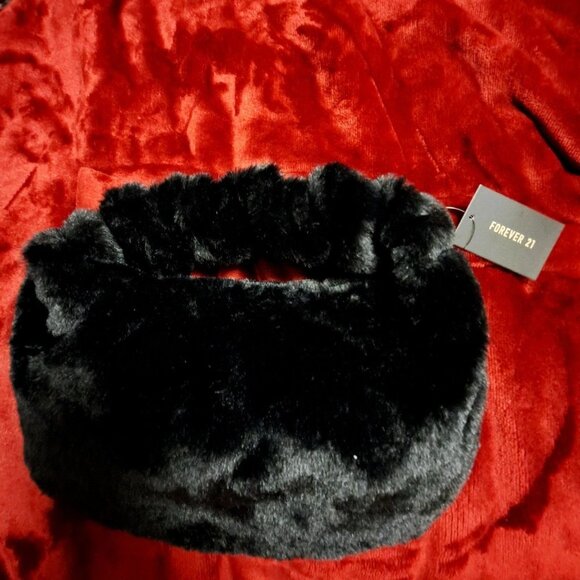 Forever 21 Faux Fur Purse, make an offer! - Picture 3 of 3